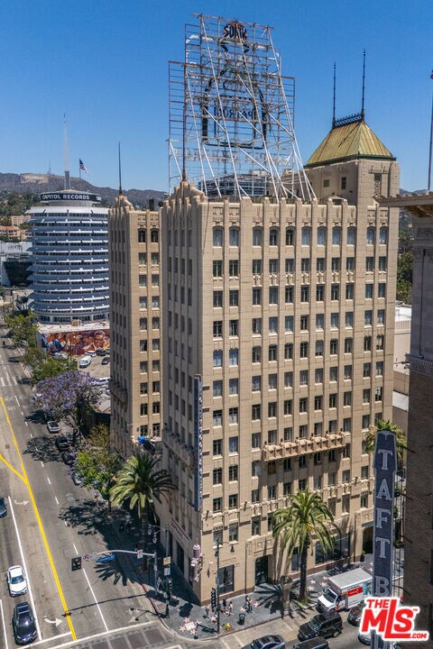 Building Photo - 6253 Hollywood Blvd
