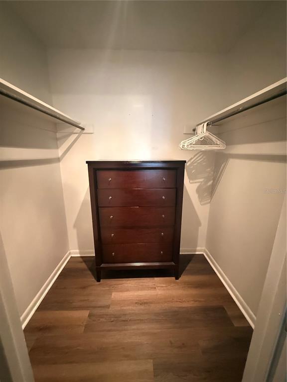 Building Photo - 1410 N Fern Creek Ave