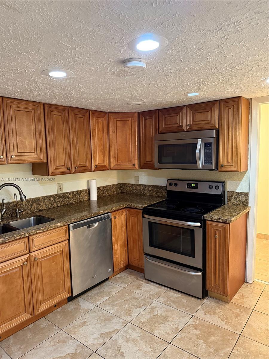 Building Photo - 2142 Nova Village Dr