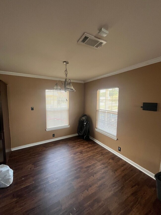 Building Photo - Charming 3BR House in Baton Rouge