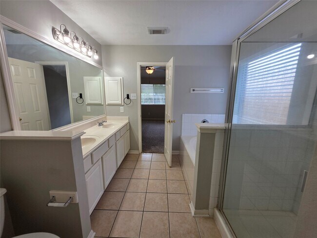 Building Photo - 3602 Brookstone Ct