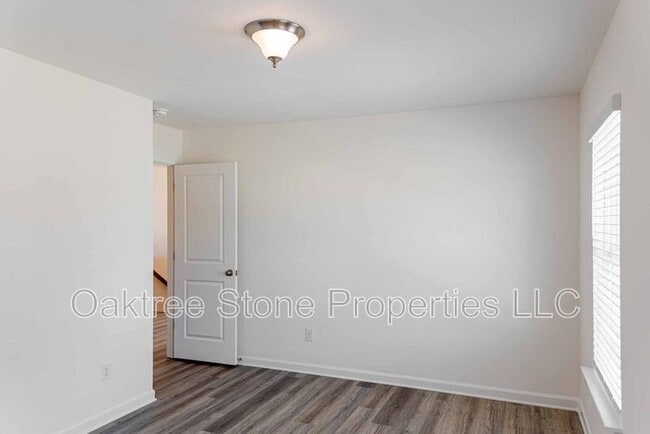 Building Photo - 3378 Skyland Dr