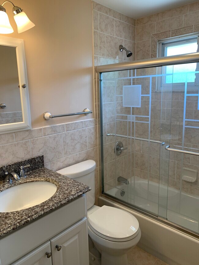 Building Photo - 158 Arla Dr