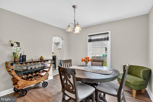 Building Photo - 9824 Old Fort Rd