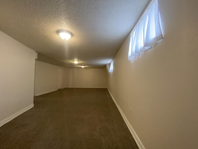 Building Photo - 1700 13th Ave