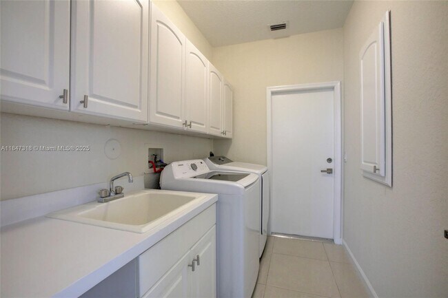 Building Photo - 2536 Eagle Run Ct