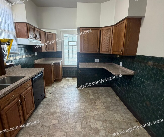 Building Photo - Newly Renovated  • 3 Bedrooms • 2 Bathroom  • 2 story Home