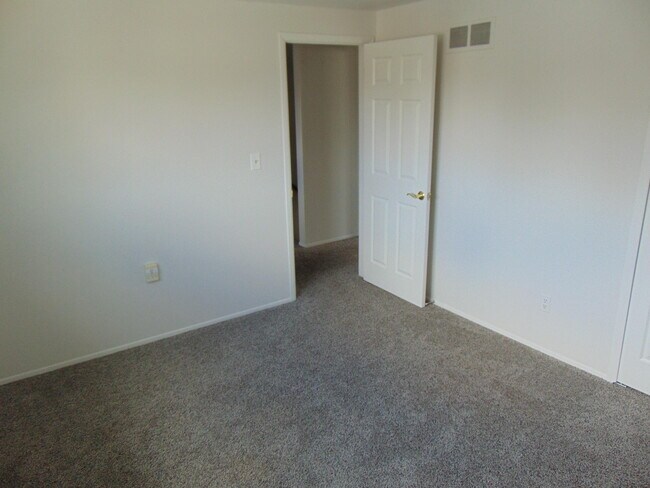 Building Photo - 11730 Riverside Dr