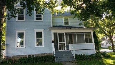 Building Photo - FABULOUS!!! BARRINGTON Downtown location