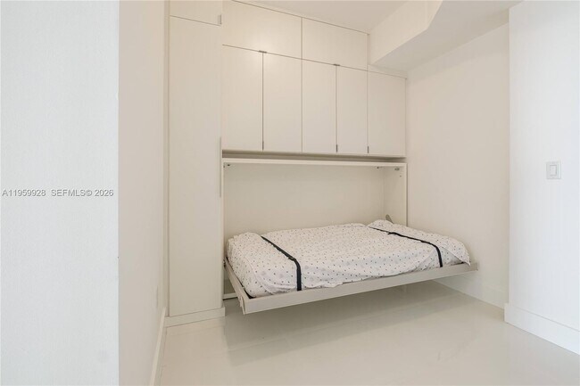 Building Photo - 1080 Brickell Ave