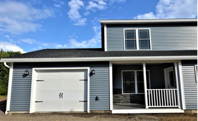 Front Entry - 450 Brewer Lake Rd