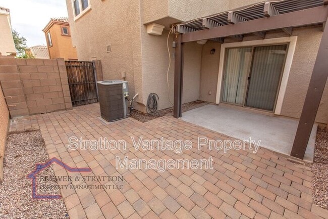Building Photo - 2554 E Megan St