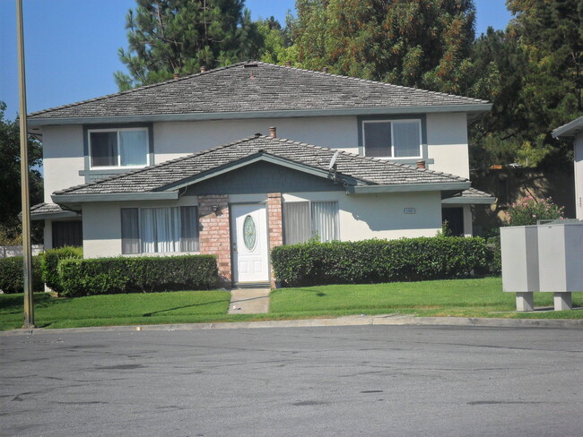 Primary Photo - 2 Bed/One Bath Condo, Blossom Valley Popul...