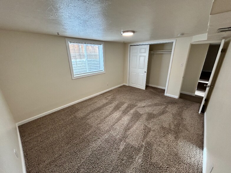 Building Photo - 1015 Roosevelt Ave