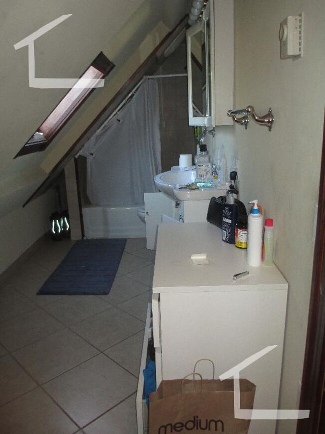 Building Photo - Nice, sunny, 1 bed in Brighton.