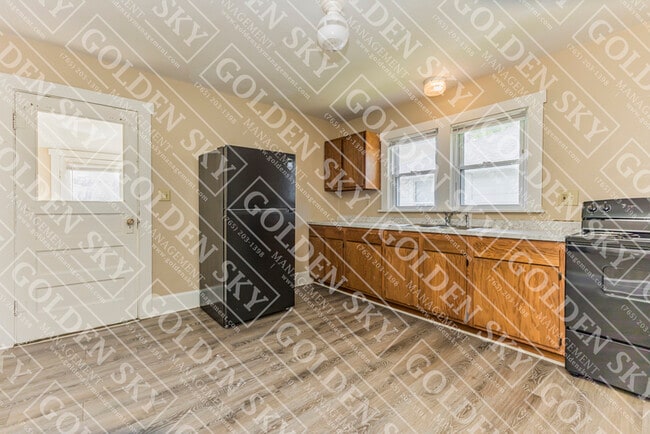 Building Photo - 3104 S Vine St
