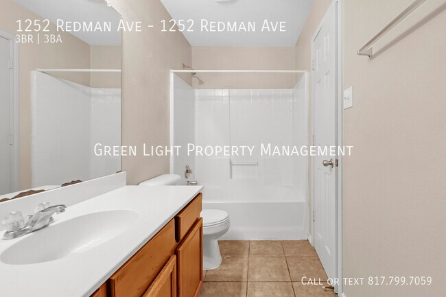 Building Photo - 1252 Redman Ave