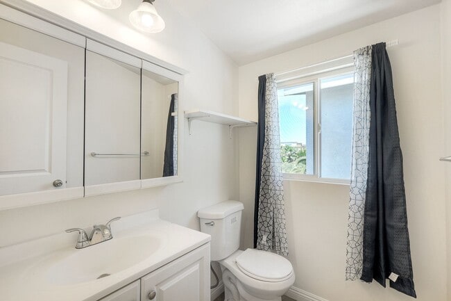 Building Photo - La Mesa Living at Its Best – Spacious Home w/Solar, Central Air Conditioning & Laundry
