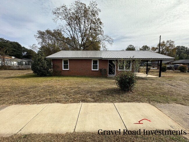 Building Photo - Beautifully Remodeled 3-Bedroom, 1-Bathroom House