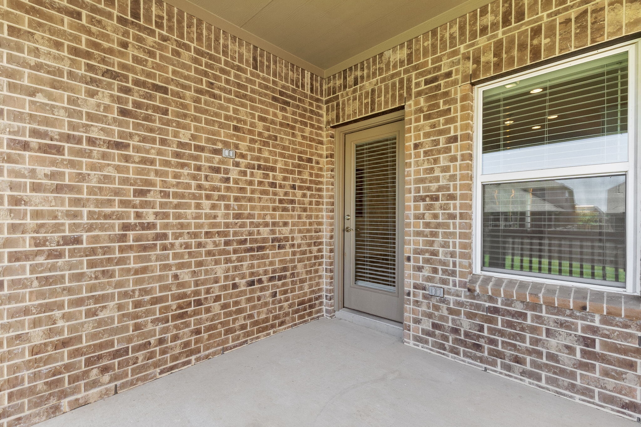 Building Photo - 2255 Oak Run Pky