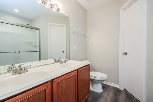 Building Photo - 819 Grand Plains Dr