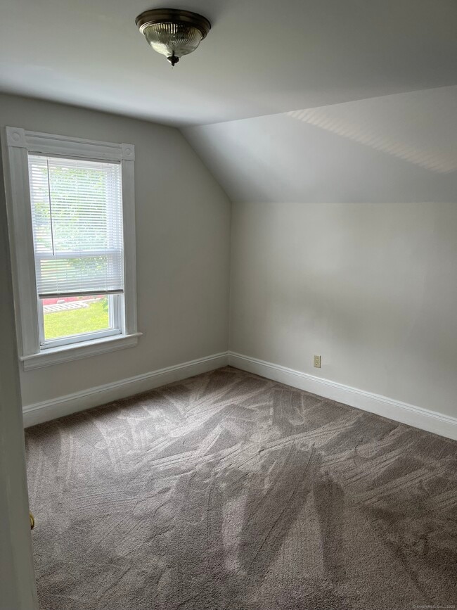 Building Photo - 7 Southard Ct