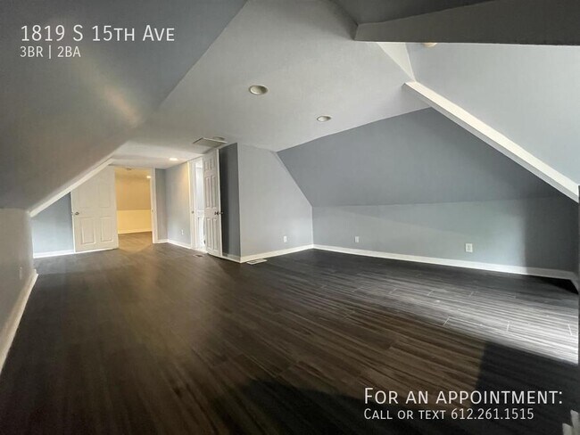 Building Photo - 1819 15th Ave S