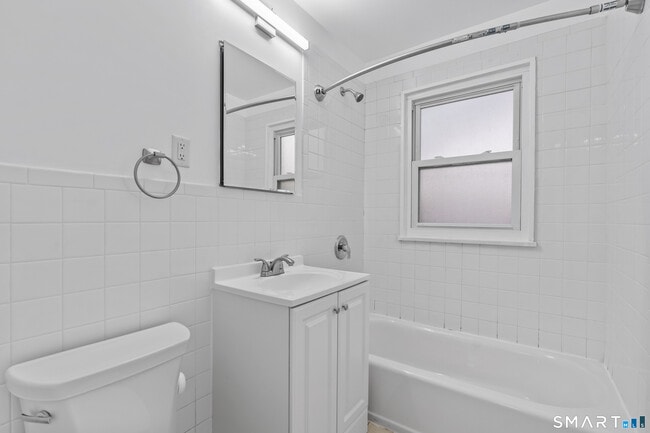 Building Photo - 27 Hamilton Ct