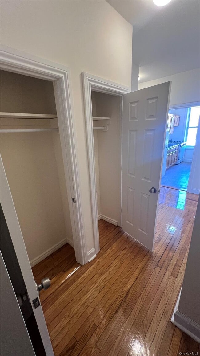 Building Photo - 164-18 43rd Ave