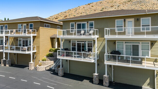Building Photo - 23251 Sunserra Loop NW