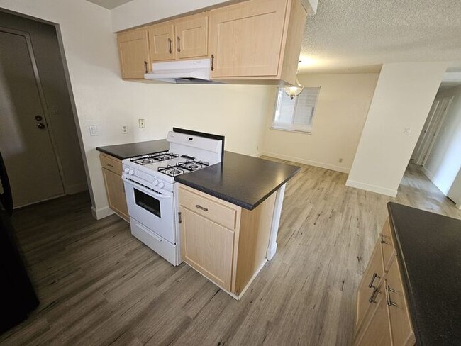 Building Photo - 3 Bedroom 2 Bath 2 Car Garage home in the ...