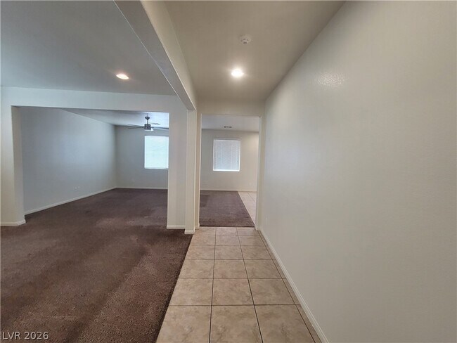 Building Photo - 2409 W Gilmore Ave