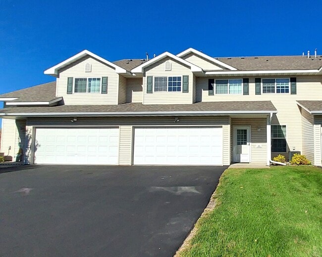 Primary Photo - Nice 3 Bedroom 1.5 Bathroom Townhome in Hu...