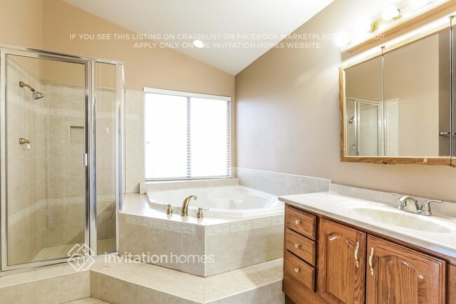 Building Photo - 5729 N Walkingstick Ln