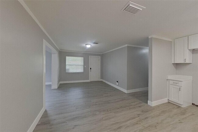 Building Photo - 1923 N Brack St