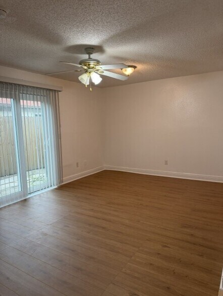 Building Photo - 3430 Sunrise Villas Ct N