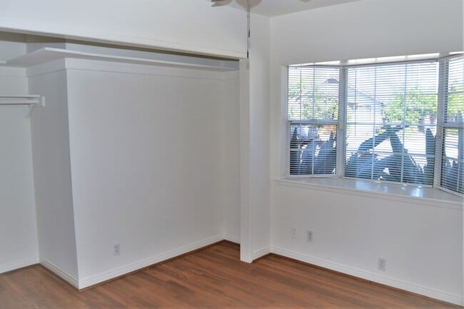 Building Photo - Charming Belmont Heights 2BD w/ Private Yard, Garage & Walk to 4th St