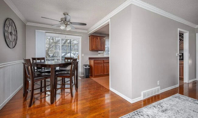 Building Photo - 3117 Windsor Dr