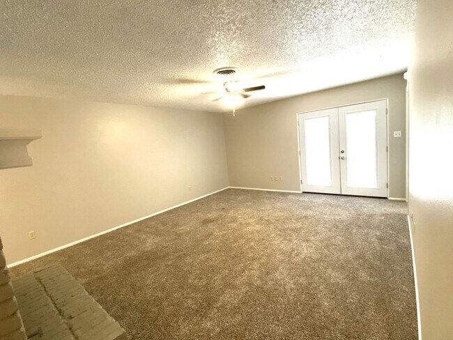 Building Photo - 9818 Jordan Ave