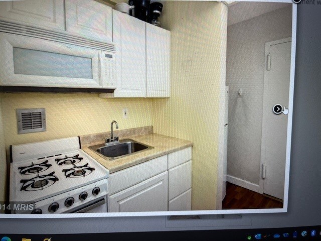 Building Photo - 1011 Arlington Blvd