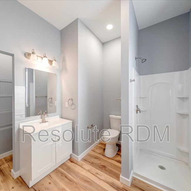 Building Photo - 804 N Locke St