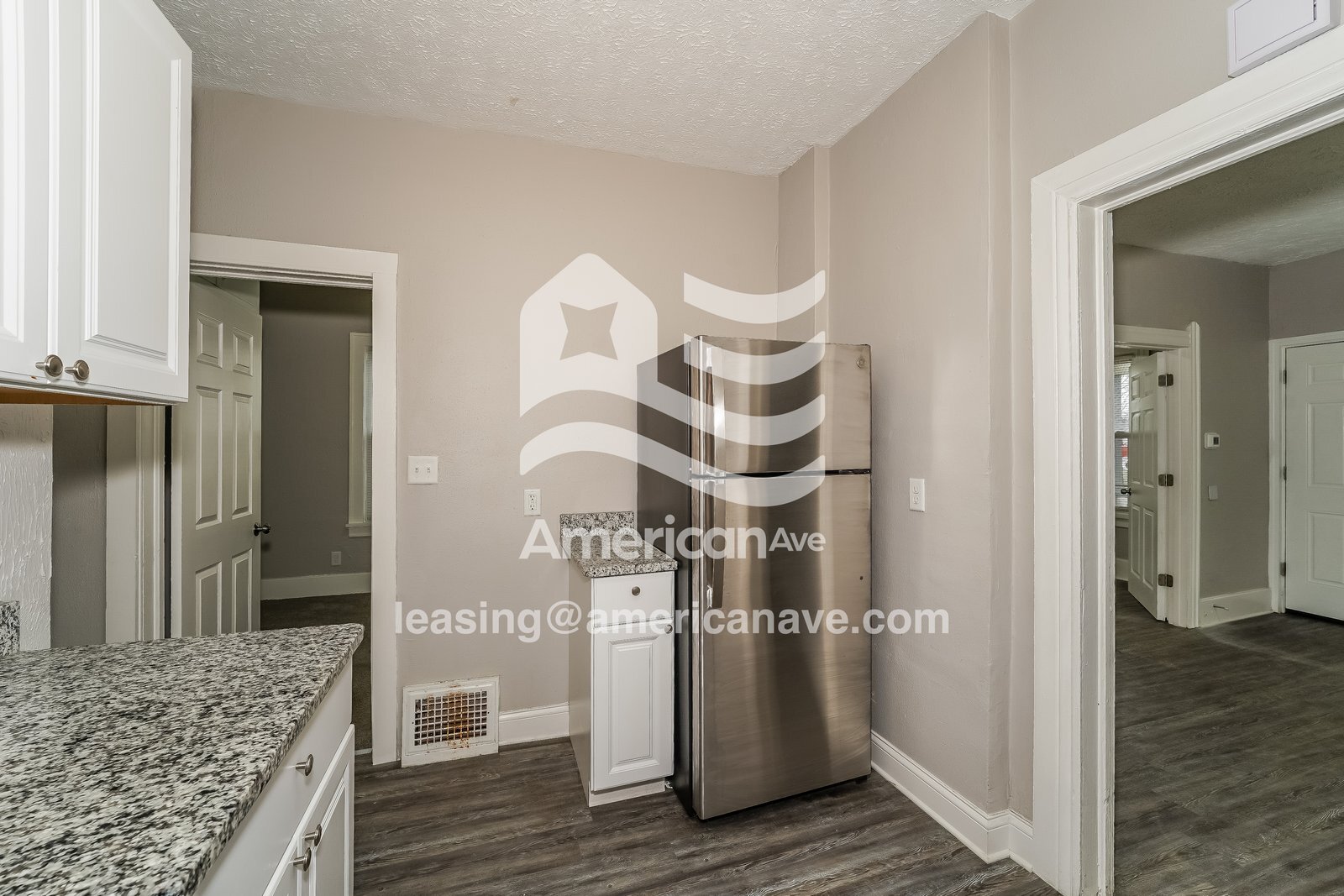 Building Photo - 912 E 34th St