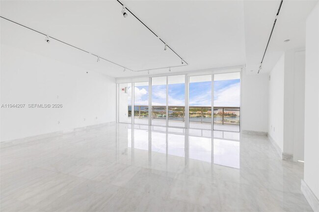 Building Photo - 400 Alton Rd