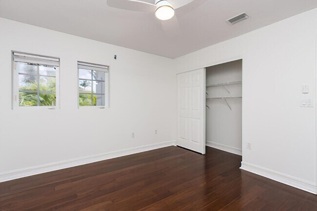 Building Photo - 20890 NE 31st Pl
