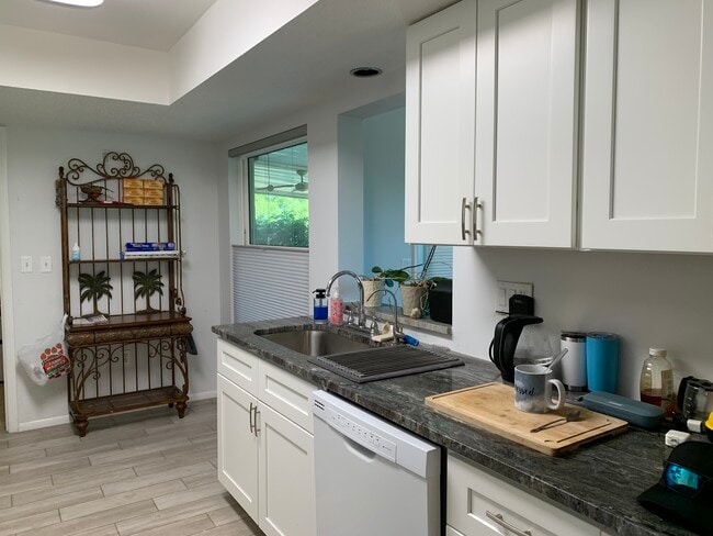 Building Photo - 6159 Rockefeller Ave