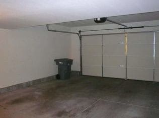 Building Photo - 33800 Willow Haven Ln