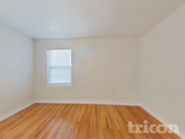 Building Photo - 342 Camellia Way