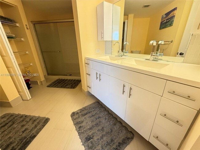 Building Photo - 17100 N Bay Rd