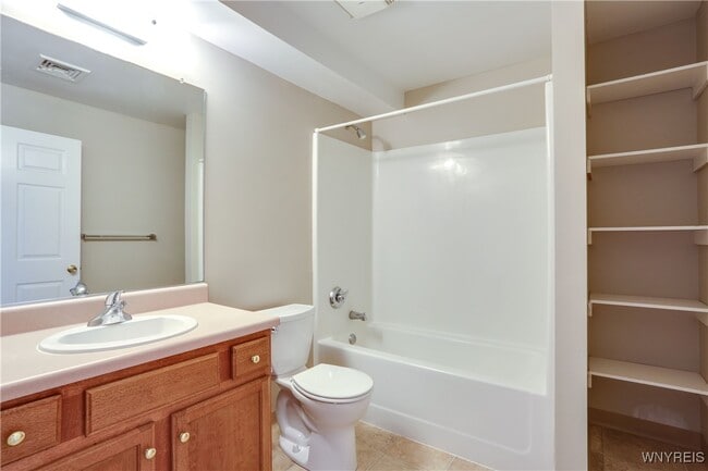 Building Photo - 68 Stonington Ln