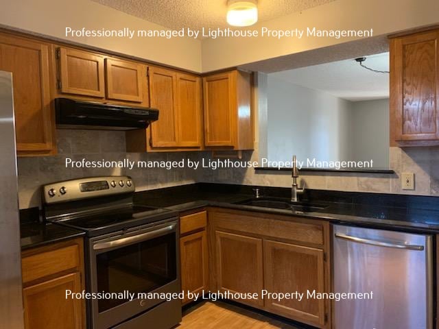 Building Photo - Relaxing townhome in Arlington with covered parking